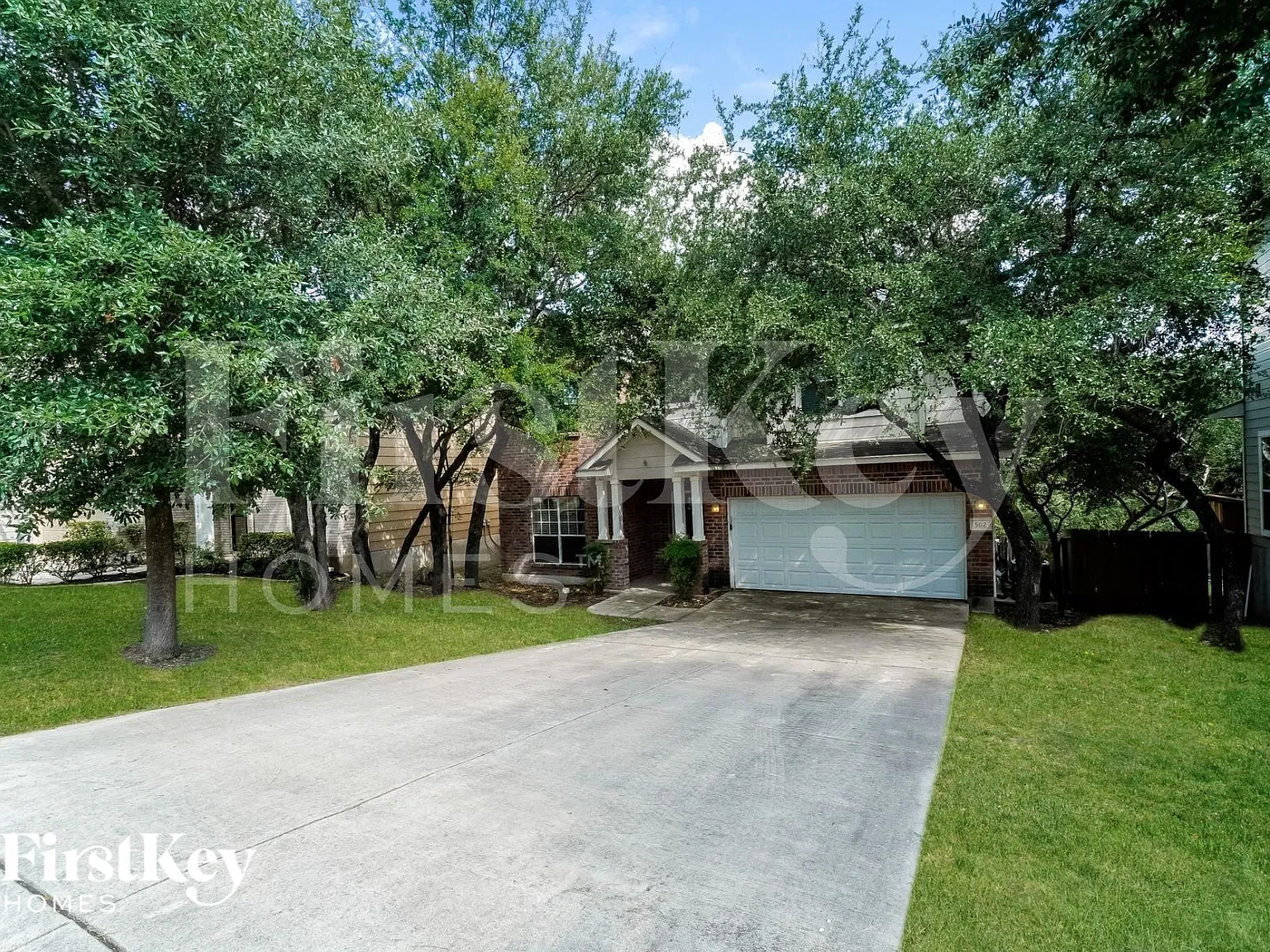 4 bed, 2.5 bath, 2670 sqft, $1,940 — Photo 2