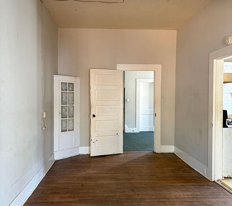 1st image of 1802B Marye St