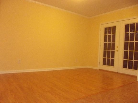 Dining area w/ french doors