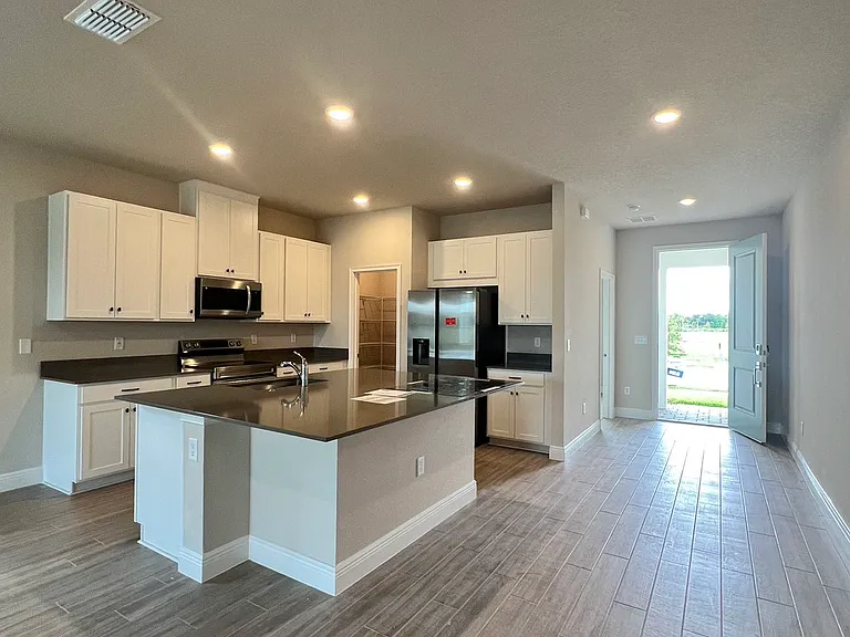 4961 Rain Shadow Dr — Photo 3