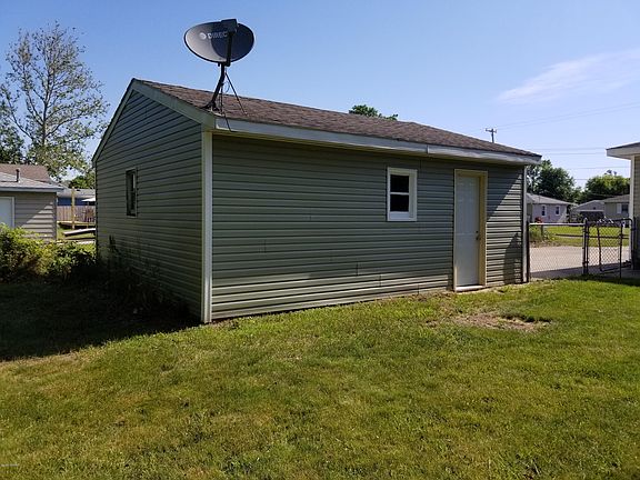 3rd image of 5753 Averill Ave SW