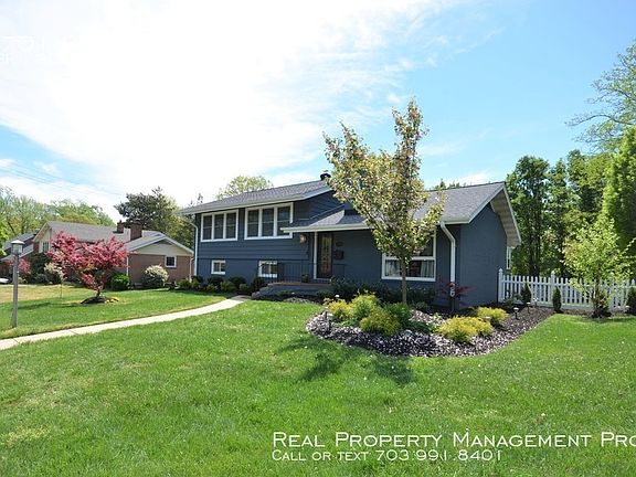 2nd image of 1701 Rollins Dr