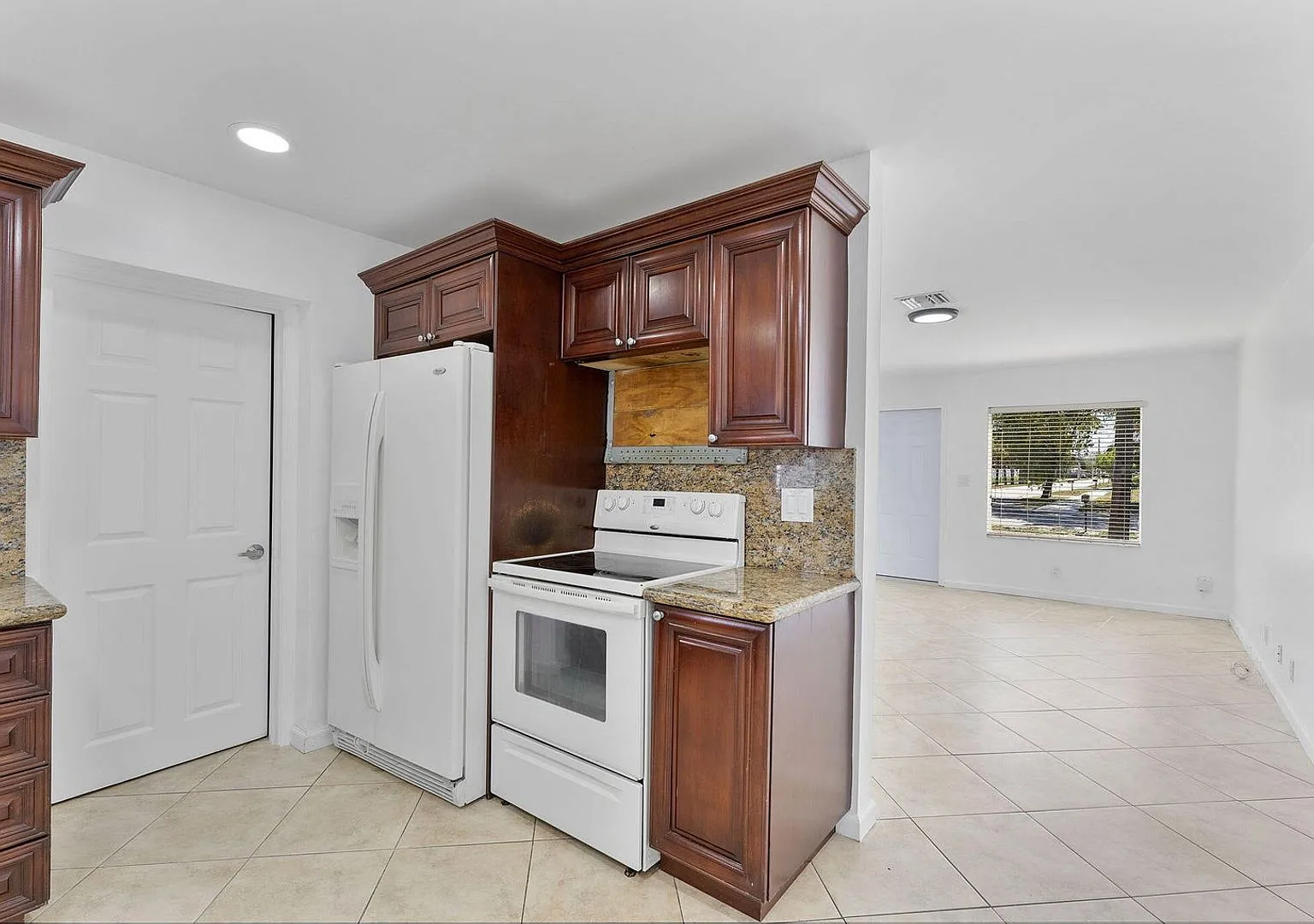 105 NW 7th Court, Deerfield Beach, FL 33441 — Photo 2