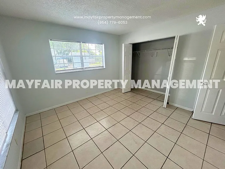 1440 NW 22nd St #6 — Photo 6