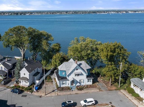 2 Narragansett Ave