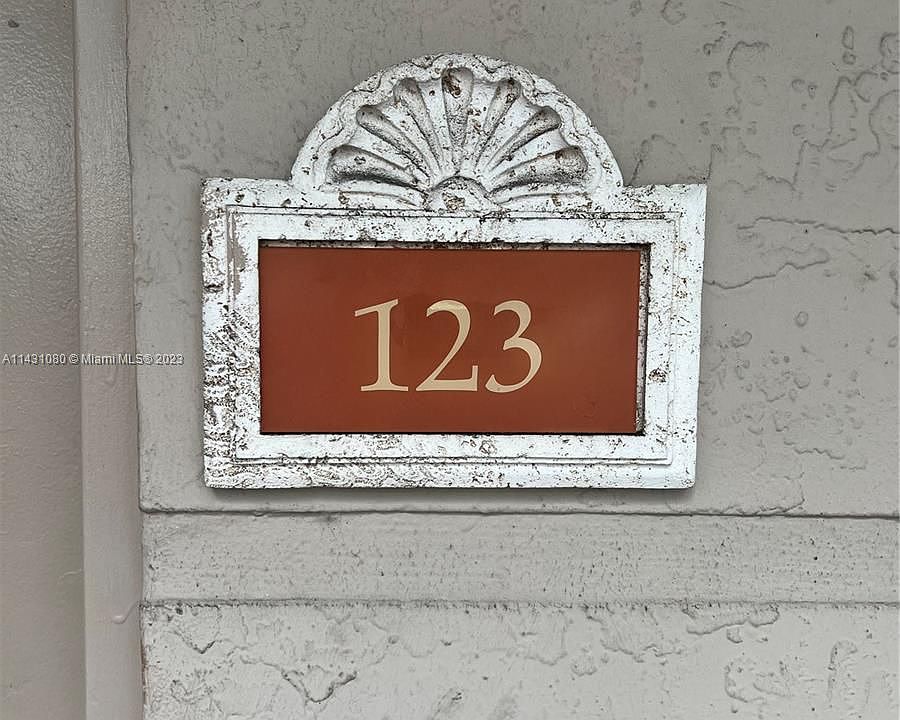 1st image of 8290 Lake Dr APT 123