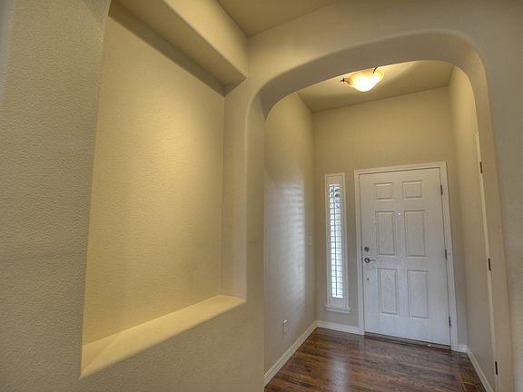 4th image of 2367 Ledgewood Dr