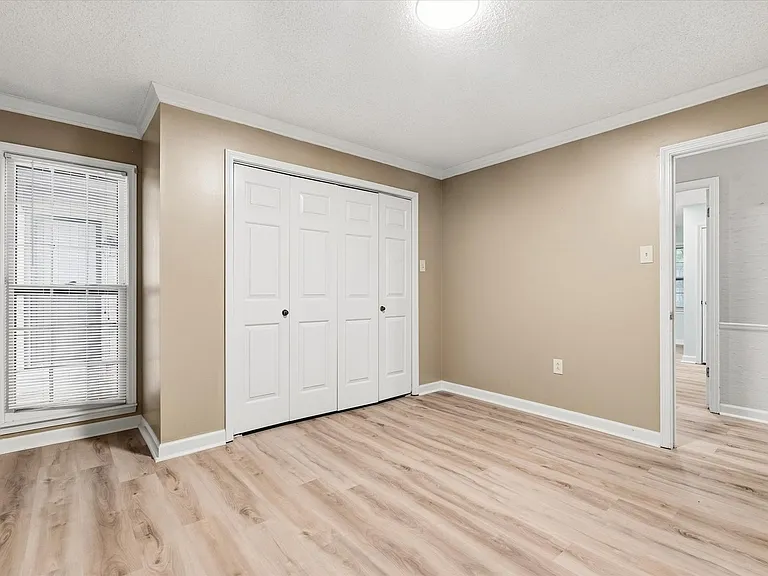 1610 Hillcrest Dr — Photo 13