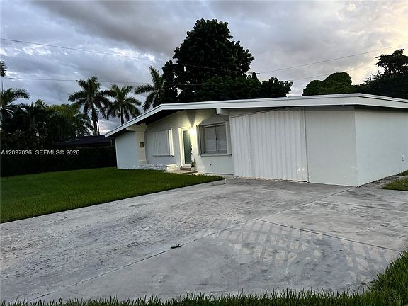 3rd image of 27120 SW 144th Ct
