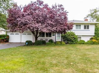 405 Courtly Cir, Greece, NY 14615