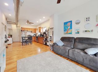 1148 W Belmont Ave APT 2F, Chicago, IL 60657
