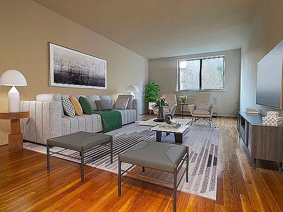 3rd image of 433 W 43rd St APT 4D