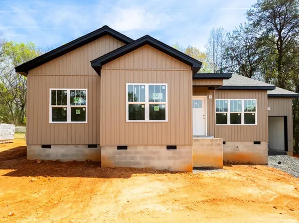 722 Cypress Hill Dr, Eden, NC 27288