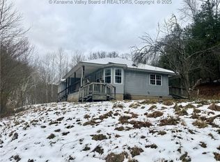 10013 Charleston Rd, Clendenin, WV 25045