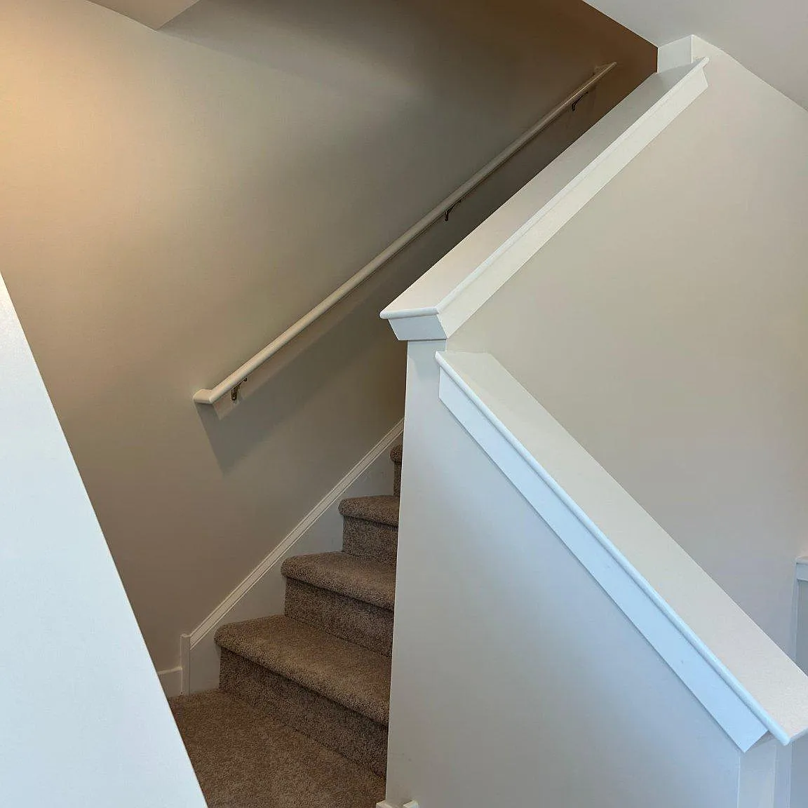 3 bed, 4.0 bath, 2047 sqft, $3,100 — Photo 4