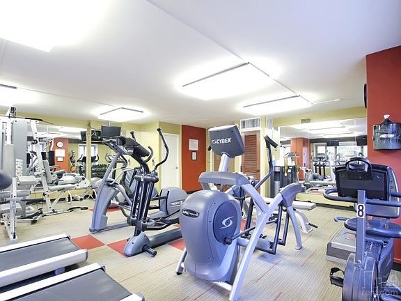 4th image of 1343 N Lake Shore Dr #516