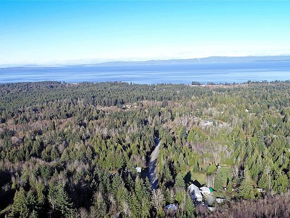 4th image of 575 Horne Lake Rd