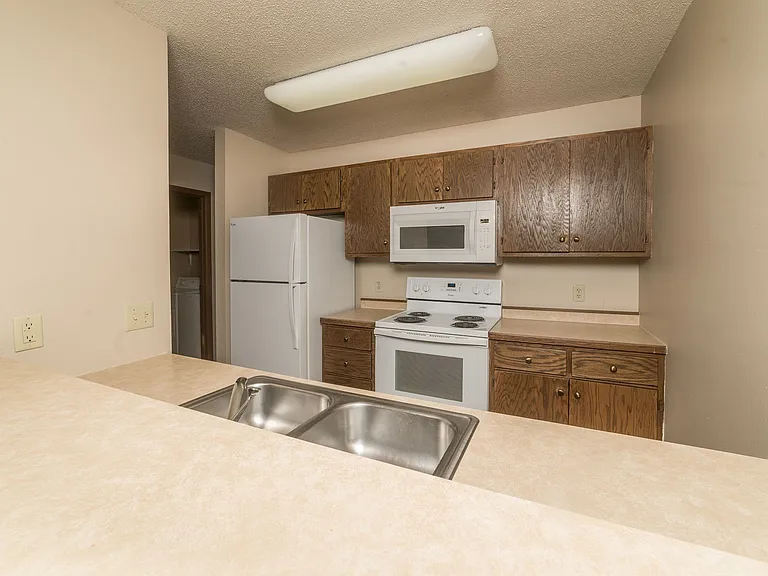 3900 S Carnegie Cir — Photo 2