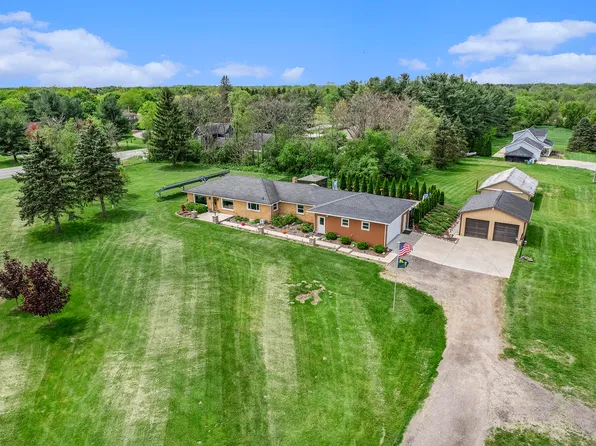 5970 N Maple Rd, Saline, MI 48176