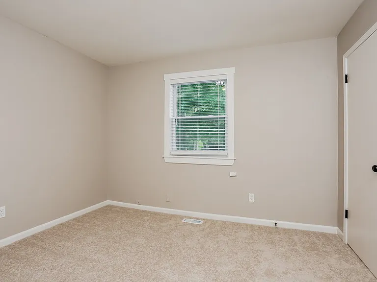 2661 Deerfield Cir — Photo 14