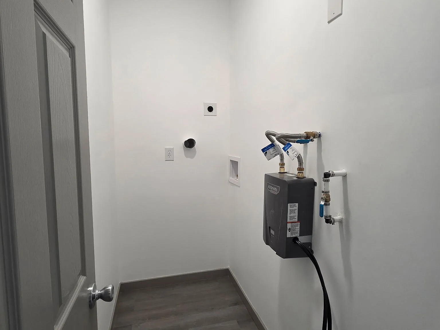 3 bed, 1200 sqft, $1,900 — Photo 4