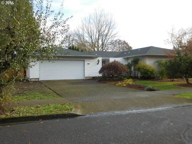 2495 Fillmore St photo 1