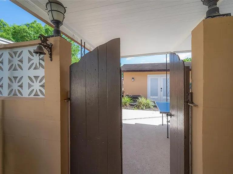 2916 W Collins St — Photo 39