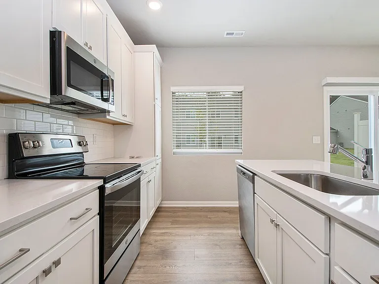1305 Trailview Ct — Photo 2