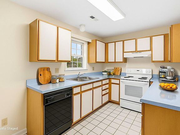5th image of 108 Mount Clare Ave #4