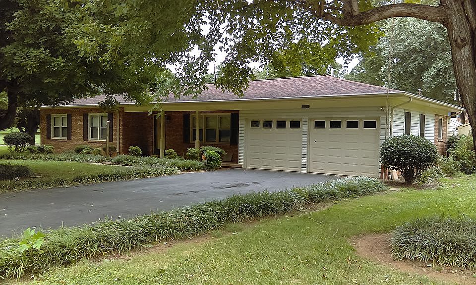 1st image of 634 Springdale Rd