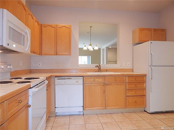 5th image of 9405 179th Pl NE Unit 2