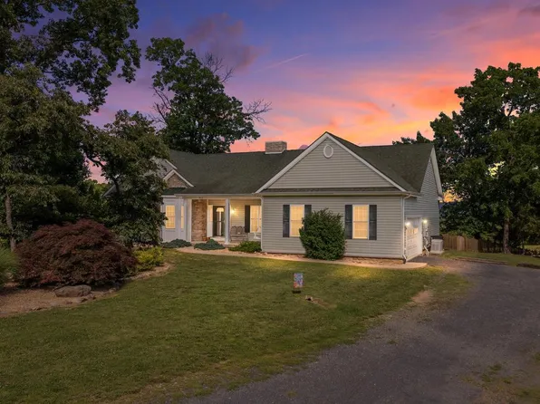516 Zepp Rd, Maurertown, VA 22644