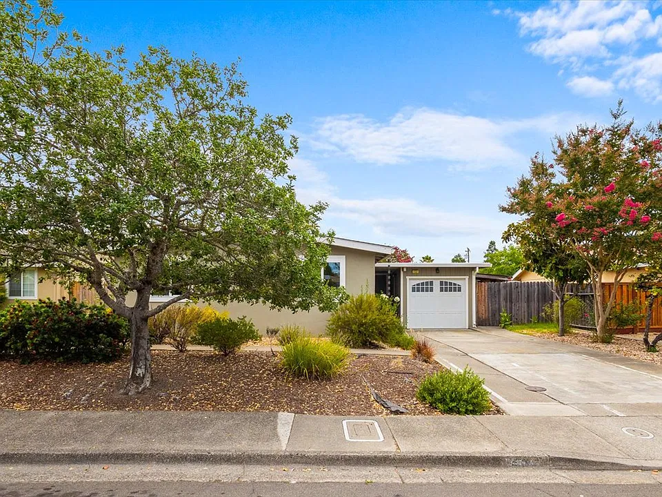 232 Twin Oaks Way