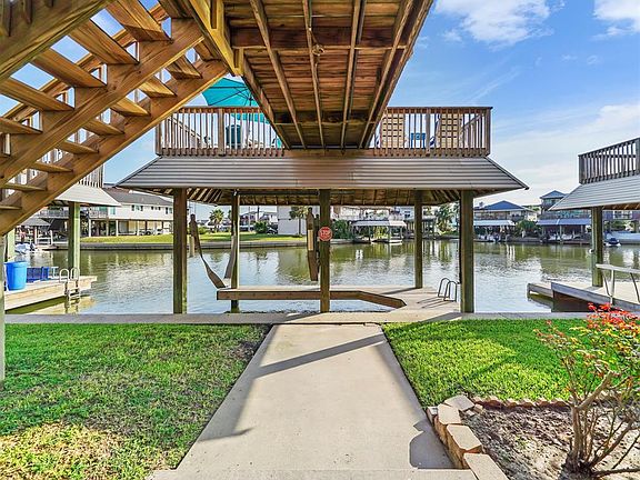 4th image of 3914 Bridge Harbor Dr