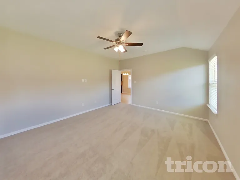 10020 Poinsett Way — Photo 14