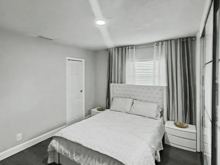 1204 E Lambright St #3 — Photo 16