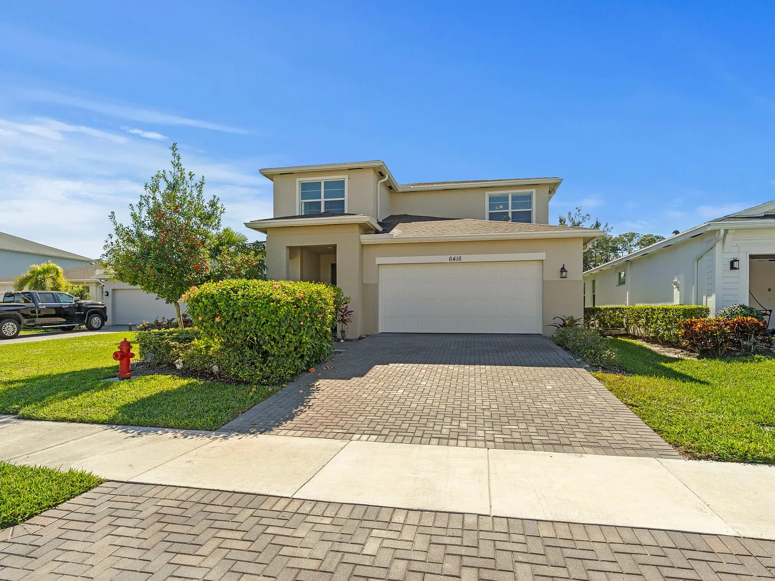 4 bed, 2.5 bath, 2690 sqft, $4,000 — Photo 2