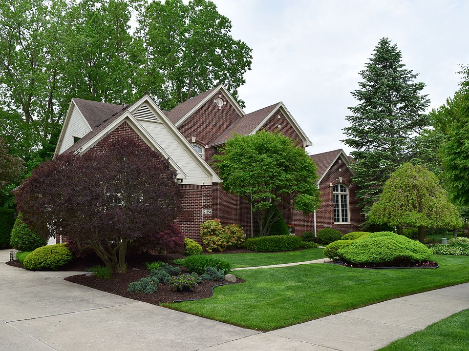 2nd image of 21754 Picadilly Cir