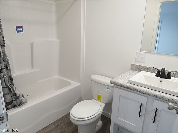 3rd image of 2659 Lake Breeze Dr