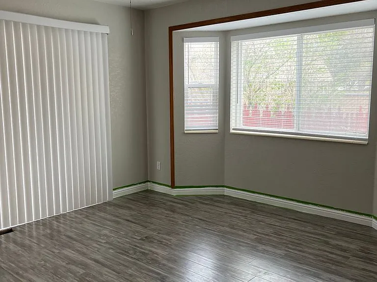 1260 W Sage St — Photo 3