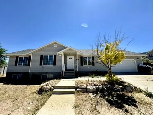 4468 N Pioneer Dr, Enoch, UT 84721