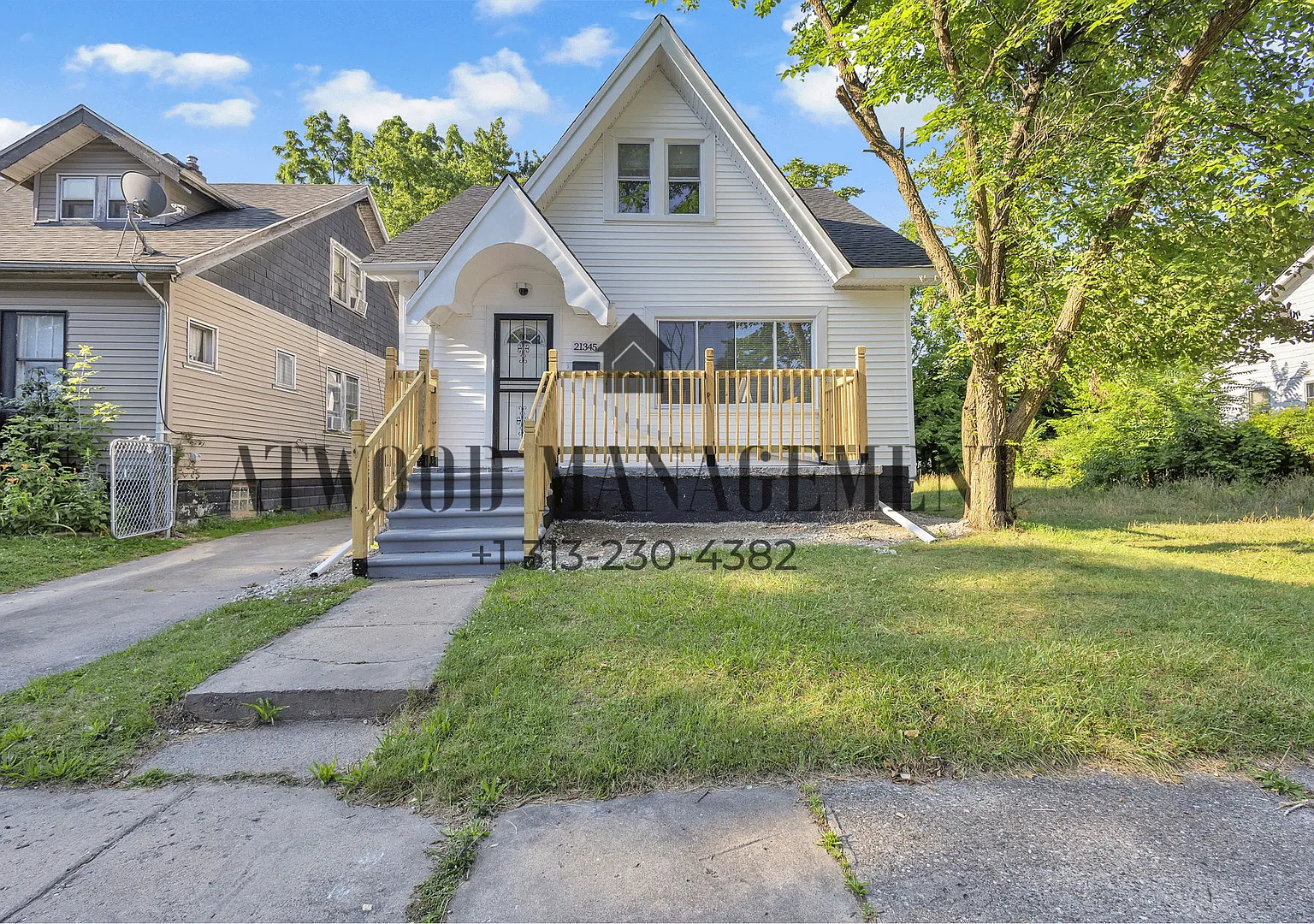 This beautifully updated 4-bedroom, 1-bath single-family home is ready for move-in! — Photo 1