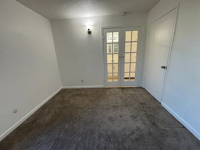 1-5010 Keeney St #39 — Photo 11