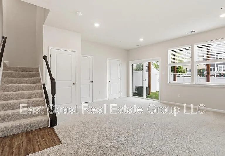 5123 Ironsides Dr — Photo 15