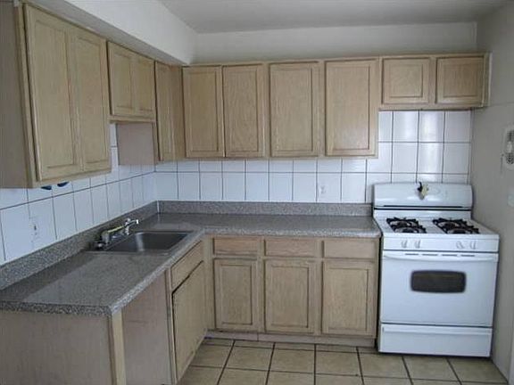 5th image of 101 Poe St #0