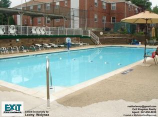 6723 Cloverdale Blvd, Bayside, NY 11364