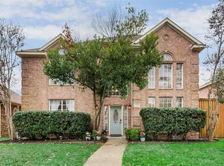 8706 Lakepointe Ave, Rowlett, TX