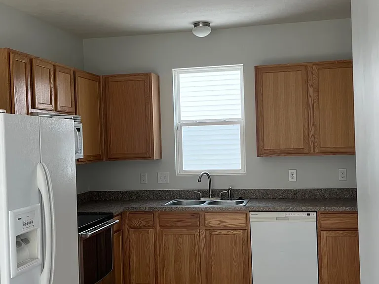 7831 Freesia St — Photo 12
