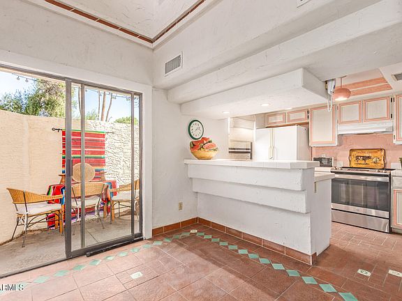 5th image of 877 E Lola Drive