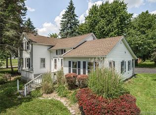 15 Barton Rd, Lancaster, NY 14086